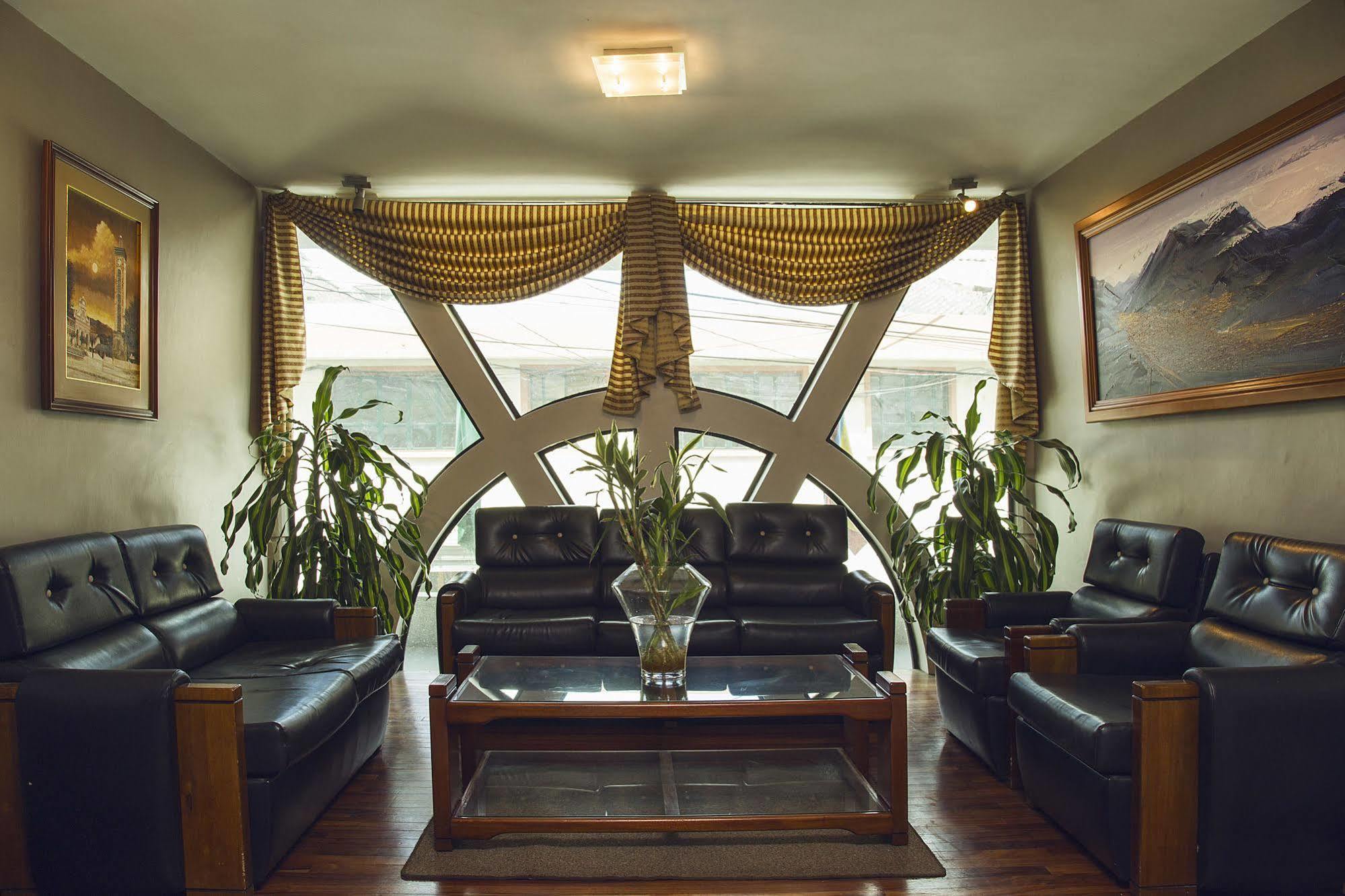 Hotel Podocarpus Лоха Экстерьер фото